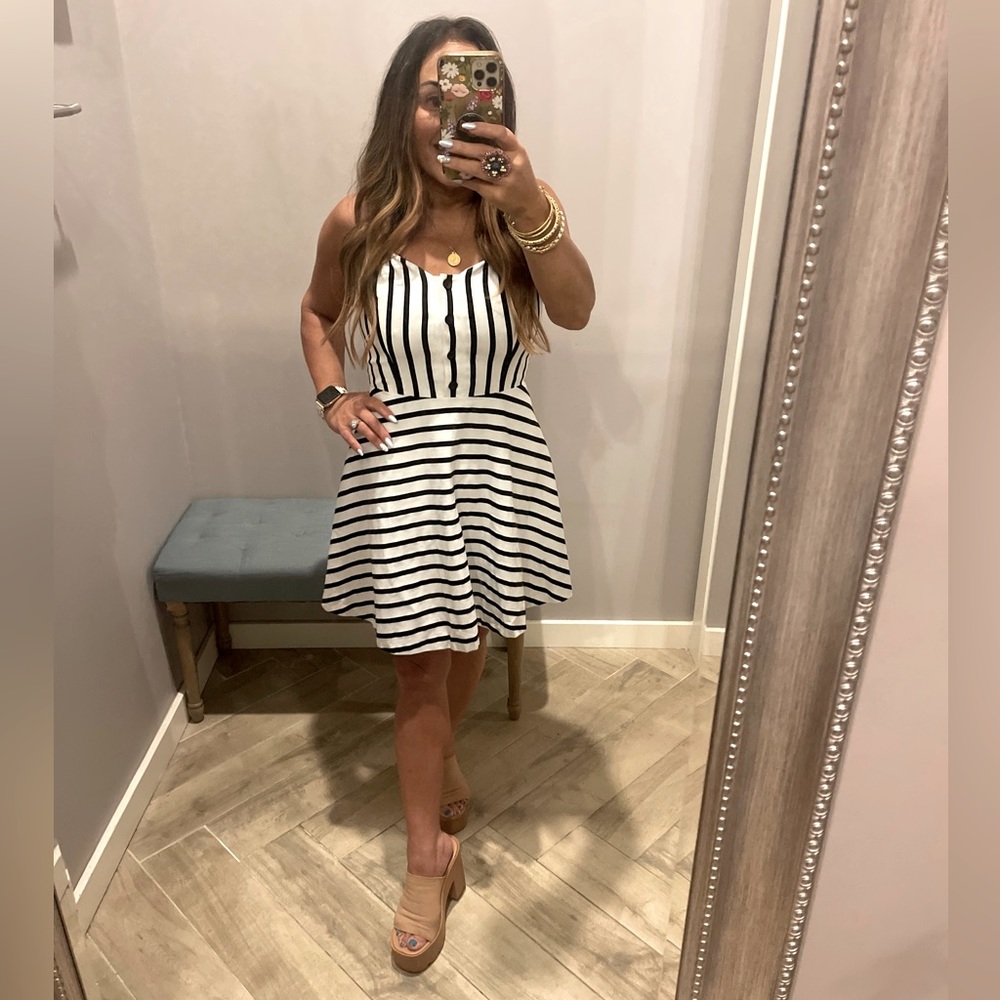 A L I C E + O L I V I A : "Nella" Striped Dress NWT size 6